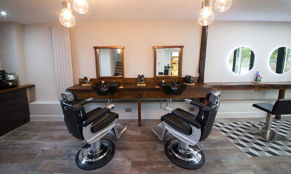 Male grooming area Interior of 21 - male grooming area