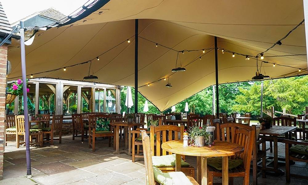 The Nevill Crest & Gun outdoor eating
