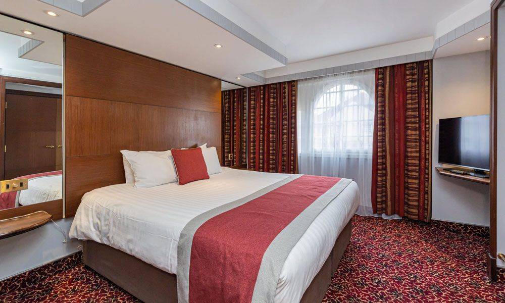 Mercure, Tunbridge Wells Hotel - bedroom Mercure, Tunbridge Wells Hotel - bedroom