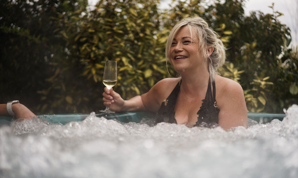Bloomsburys Spa jacuzzi Bloomsburys Spa jacuzzi