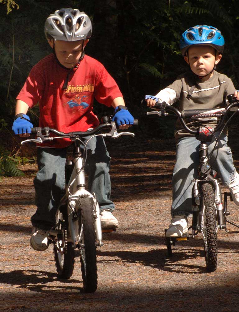Toddlers cycling