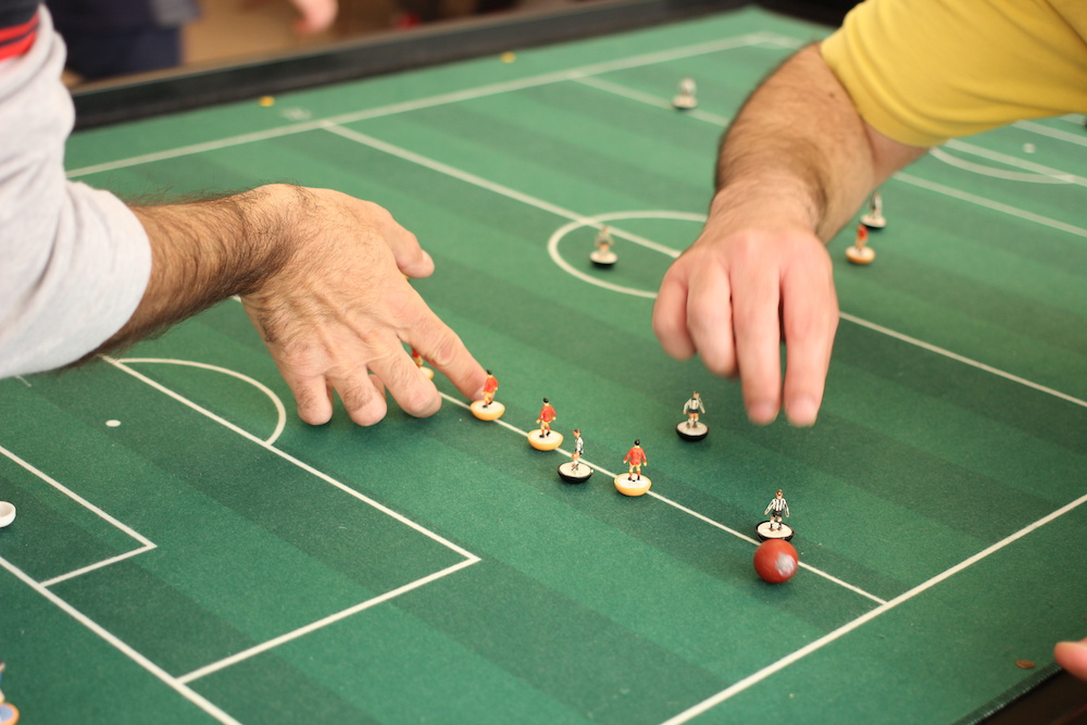 Subbuteo calcio da tavolo partita a calcio tra squadre