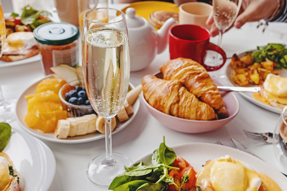 Brunch with prosecco