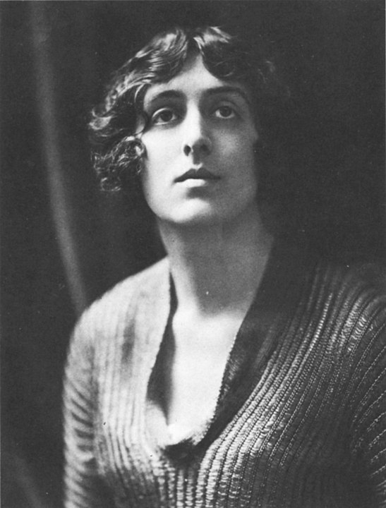 547px-Vita_as_a_married_woman vita sackville west