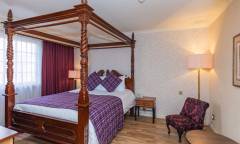 Mercure, Tunbridge Wells Hotel - four poster bed