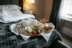 One-Warwick-Park-room interior